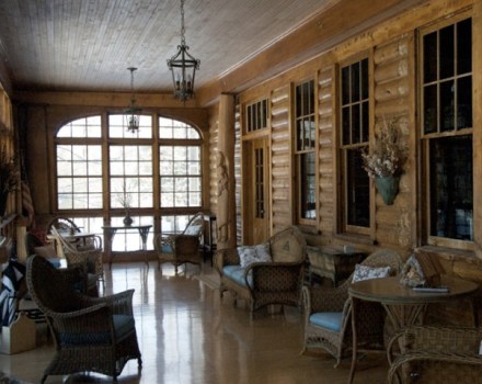 Sweet Home: A $10.5M Lakeside Lodge