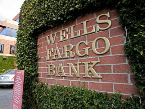 Jerry Brown Should Go After Banks That Bilk Customers