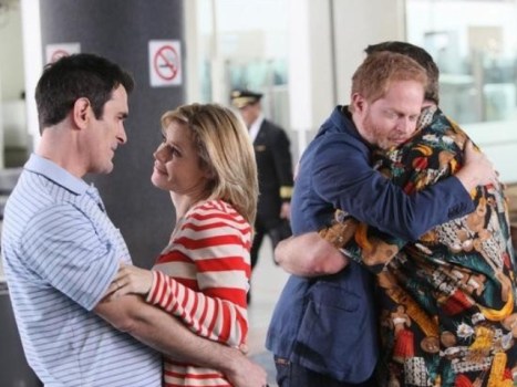 We're Going to Get a "Modern Family" Kiss from Cam and Mitch After All