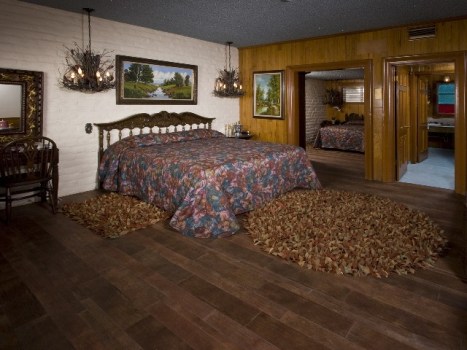 Autumn's Honorary Hotel Room