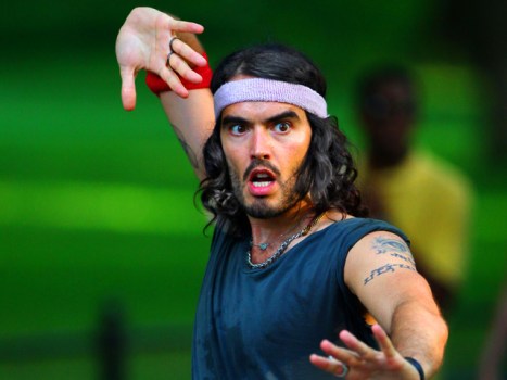 Russell Brand "Arthur" Remake Gets a Director