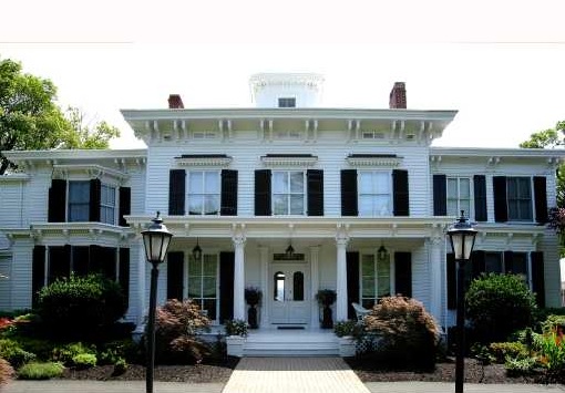 Spend a Pretty Penny for Rosie O'Donnell's Former Mansion