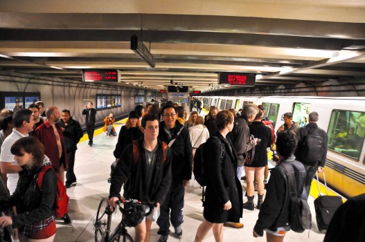 Google Adds Live Transit Updates