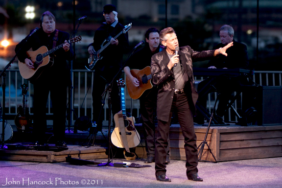 Randy Travis Brings Country to County Fair