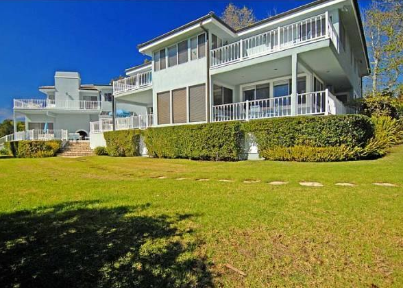 Producer Jerry Weintraub Selling Malibu Compound for $42.5M 