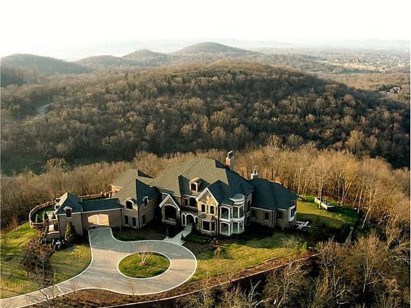 LeAnn Rimes Slashes Price of Tennessee Estate