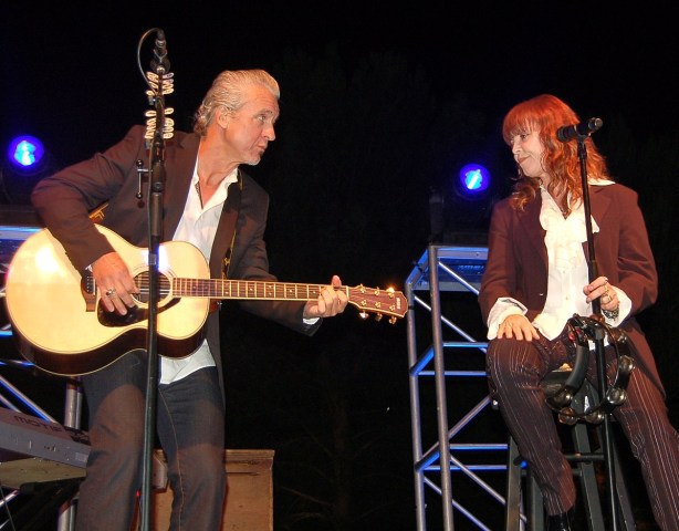 Screen Grabs: Pat Benatar Plays Intimate Benefit
