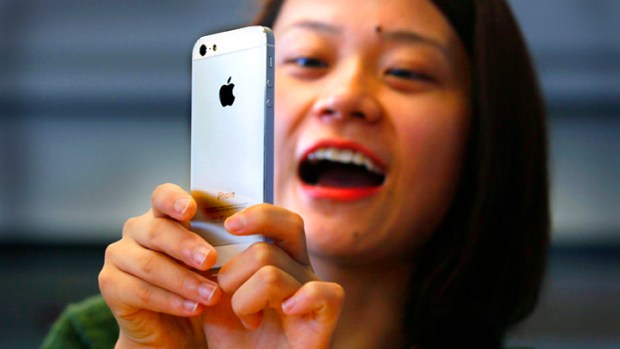 Apple Offers to Pay Motorola $1 Per iPhone