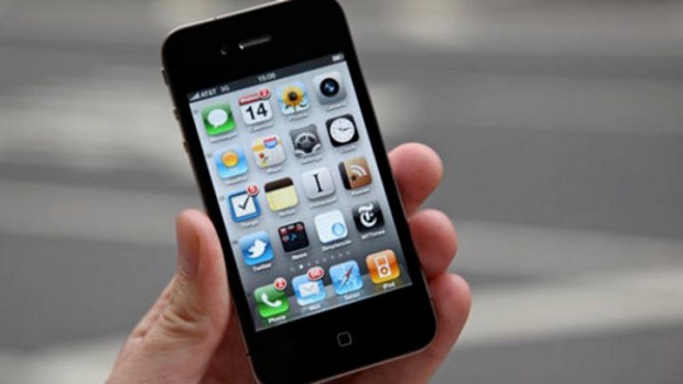 Tech Guy Hits Wife With iPhone