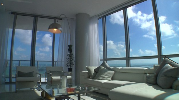 Designer Living: Private and Luxurious Beach Living