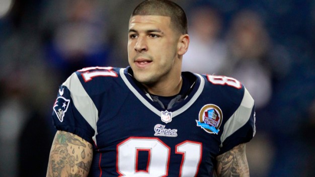 Police at Patriots Tight End's Home for 2nd Day in Murder Probe