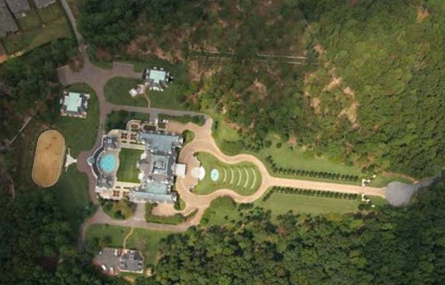 Live in a Spectacular Estate Shaped Like a Guitar