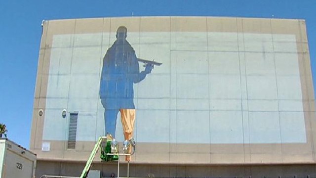 'Lucky Lindy' Removed from Airport Terminal