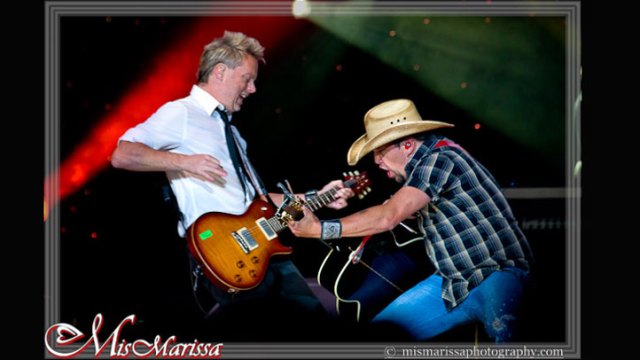 Jason Aldean, Guests Perform at Cricket: Images