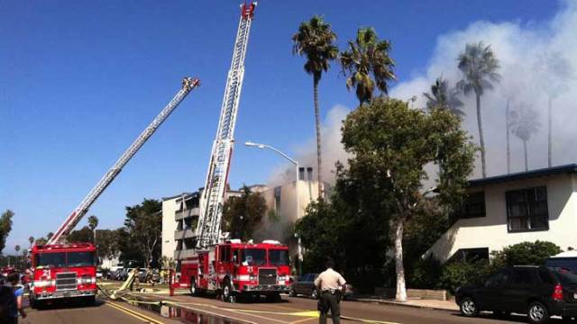 Fire Destroys Mission Beach Apartments: Images