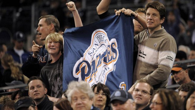 San Diego Padres Fans: Say Cheese!