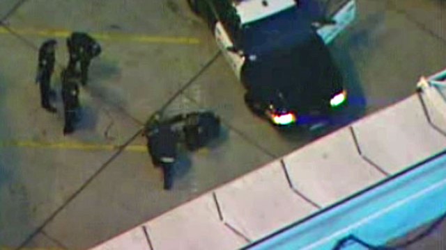 Man Runs Across San Diego Airport Tarmac
