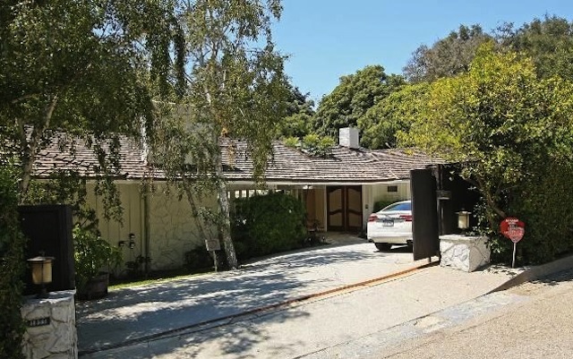 Robert Wagner's Daughter Lists in Brentwood 