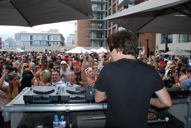 DJ Paul Oakenfold Gets Float Spinning