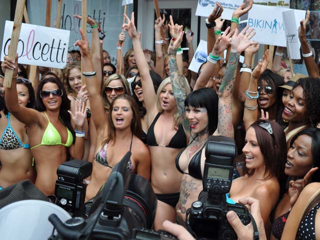 Familiar Face (and Tattoos) at Bikini Parade