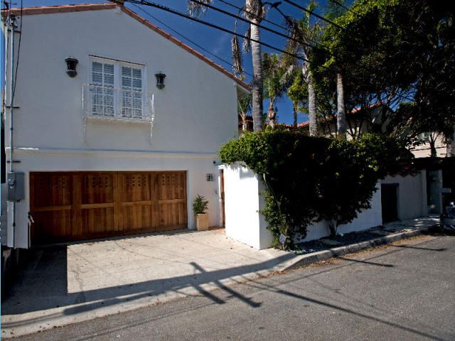 Hollywood Bigwig Selling Malibu Estate