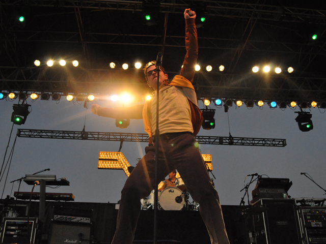 Screen Grabs: Weezer Rocks Del Mar