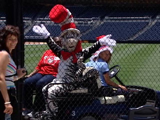 Padres Read Cat in the Hat