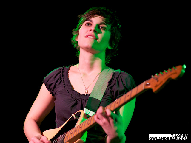 Screen Grabs: Kaki King and An Horse