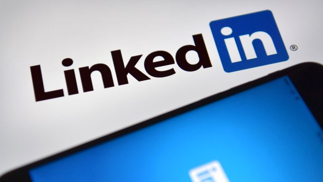 Court Orders LinkedIn to Open Public Data to Third Party Sites