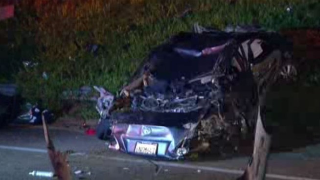 Megan Tevrizian reports at the scene where a man in his mid-20s died after his car flipped over a bridge on highway 94.