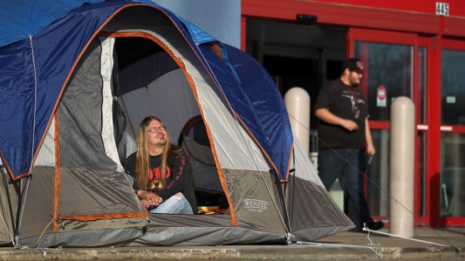 NBC 7 reporter Tony Shin talked to some San Diegans about why they wait for Black Friday deals.