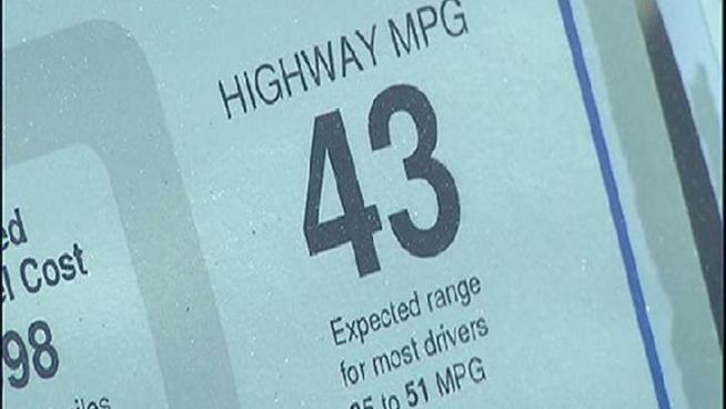Car makers are appealing to shoppers looking for great mileage.