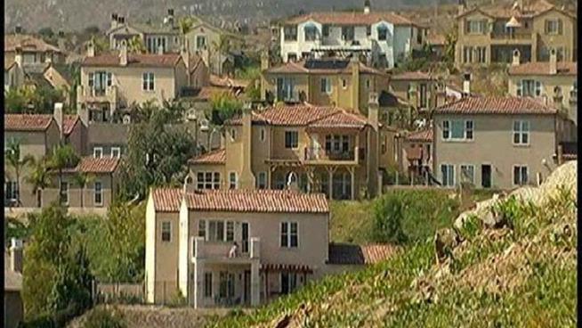Lawmakers say the point of a new bill aiding people outside the U.S. in buying homes is meant to help our housing market; however others aren't so happy with it. Diana Guevara reports.