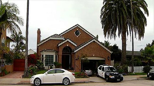 A La Jolla resident reported he lost a Porsche, a Picasso and some high priced jewelry in a brazen burglary. NBC 7s Tony Shin reports.