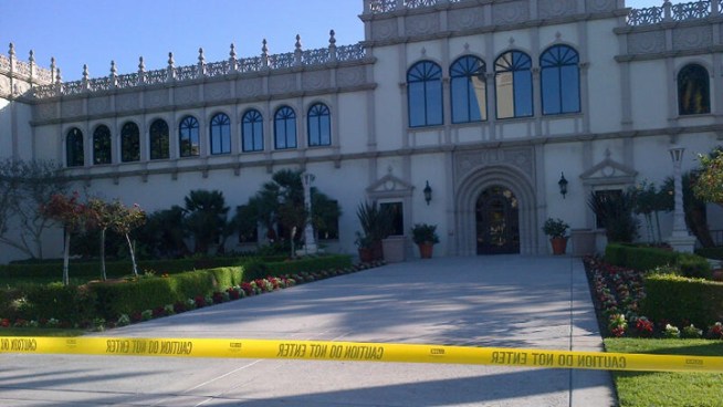 A suspicious device was found inside an empty dorm room at the University of San Diego. Bomb squad officials determined it was a smoke bomb, and it was safely detonated. NBC 7's Lea Sutton reports.