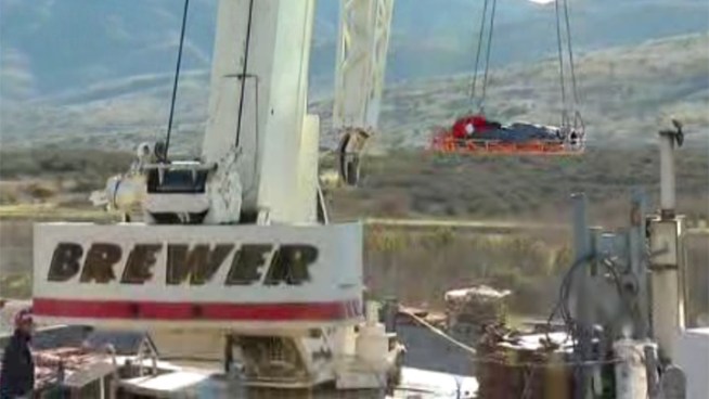Raw video of a rescued from beneath a heavy panel in La Presa Friday morning