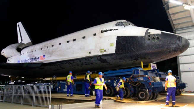 Shuttle Endeavour completed its 12 mile commute from LAX to the California Science Center