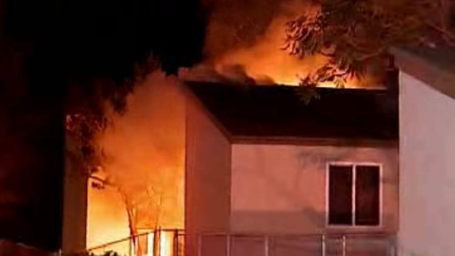 An officer was able to help rescue a family during an apartment fire. Mari Payton reports.