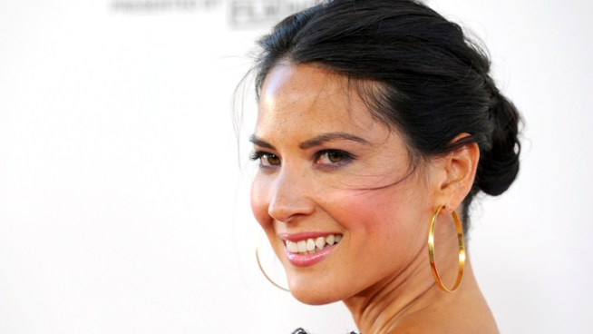 Olivia Munn explains how she manages to keep up with Aaron Sorkin's fast-paced dialogue on 