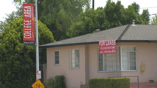 Steven Kellman from Tenants Legal Center talks with NBC 7 reporter Consumer Bob about things for college students to avoid costly problems with college housing.