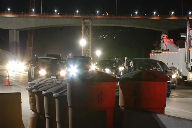 Traffic was moving again on the 405 Freeway late Sunday night, as the weekend closure came to an early end. Janet Kwak reports for the NBC4 News at 11pm on Sunday, September 30, 2012