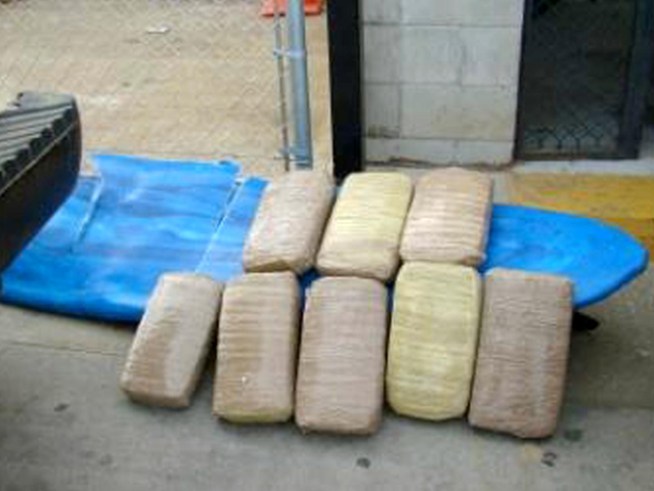 Dopes Smuggle Weed In Surfboard