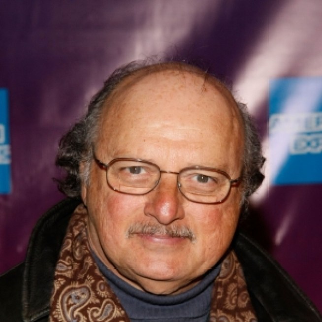 Actor Dennis Franz Sues Over Chandelier Mishap