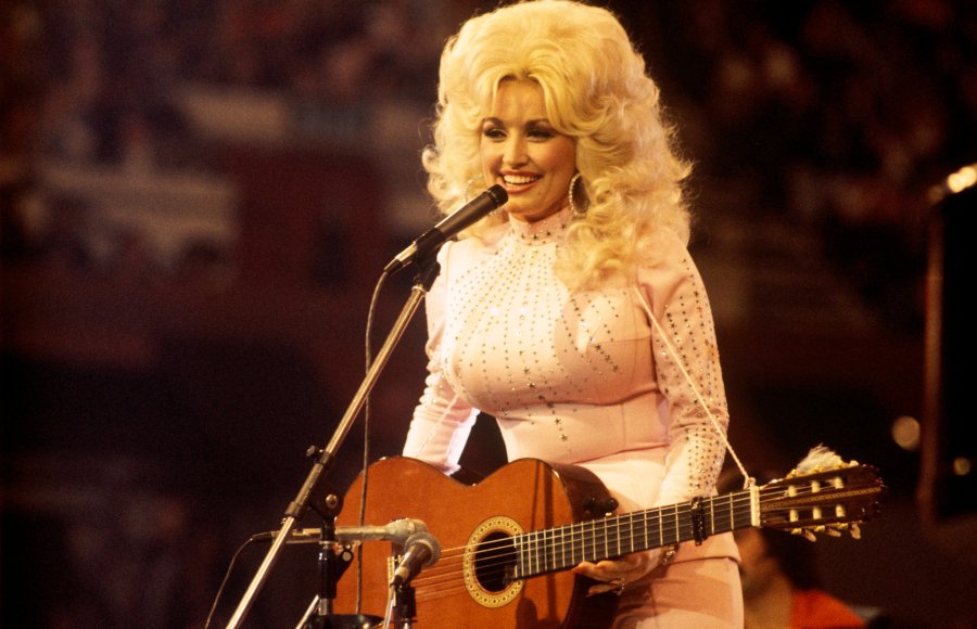 Dolly Parton performing in the U.K. in 1976.
