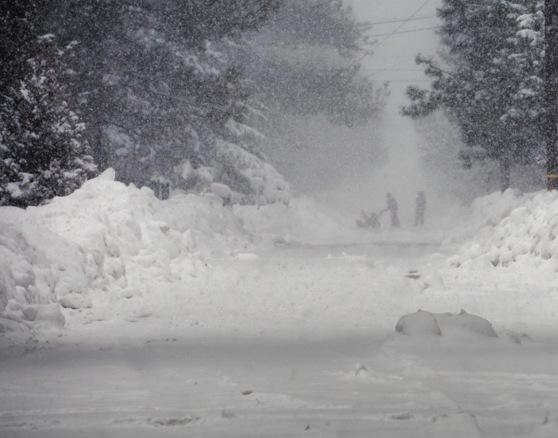 A break between January storms provided an opportunity to dig out in Big Bear Monday Jan. 23, 2017.