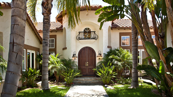 1010 House Front