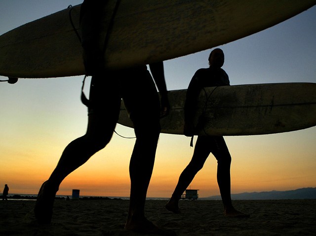 2699367CA002_surfer