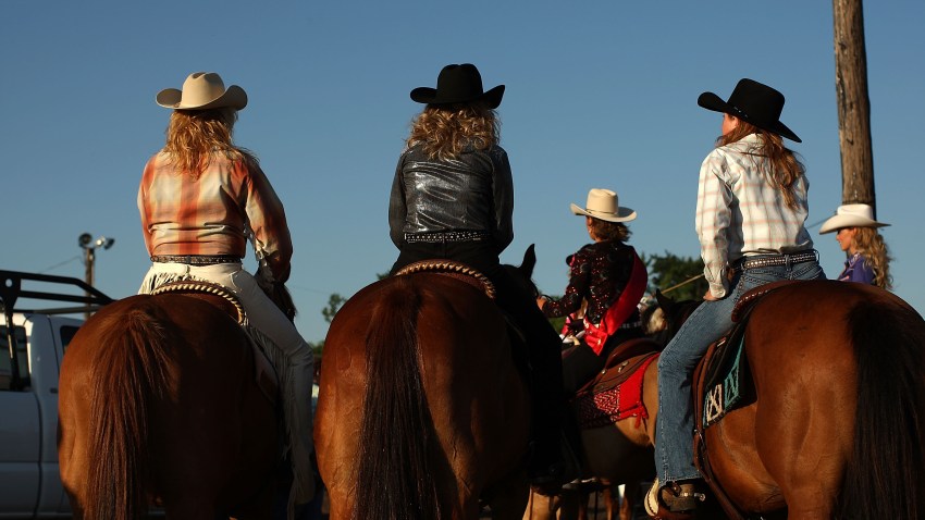 110709 Cowgirls