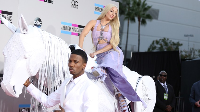 2013 American Music Awards - Arrivals