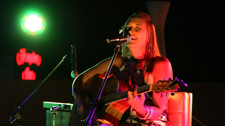 Anuhea13